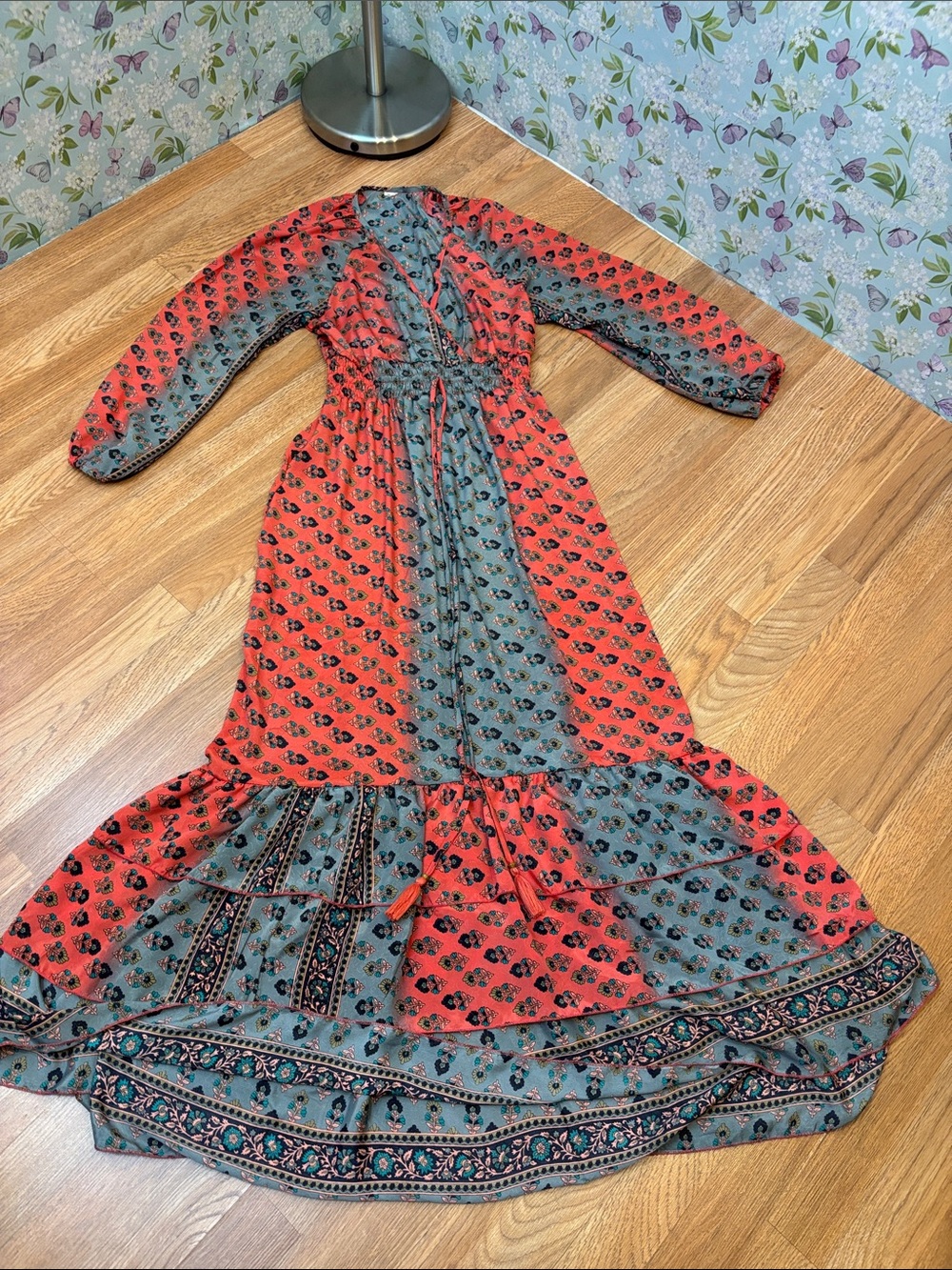 Beautiful coral pink and gray floral high-low tiered ruffle maxi dress. Size L. - Picture 6 of 15